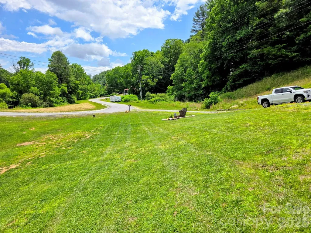 30 Evergreen Road Burnsville NC 28714