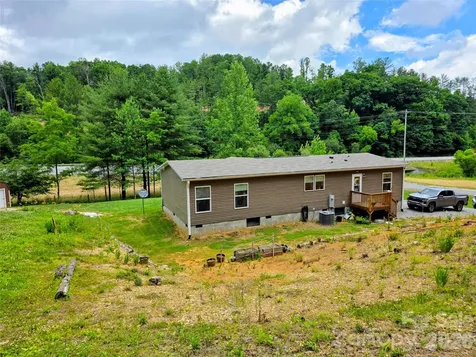 30 Evergreen Road Burnsville NC 28714