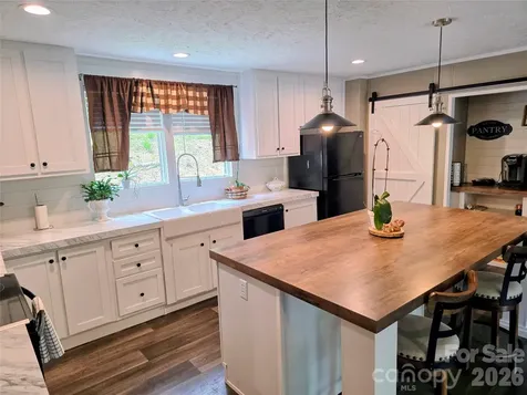 30 Evergreen Road Burnsville NC 28714