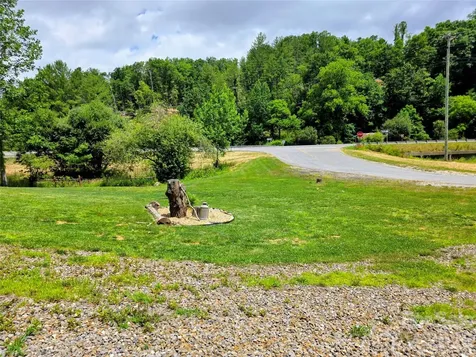 30 Evergreen Road Burnsville NC 28714