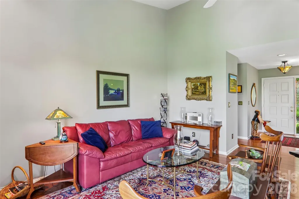 138 Woodbridge Drive Laurel Park NC 28739