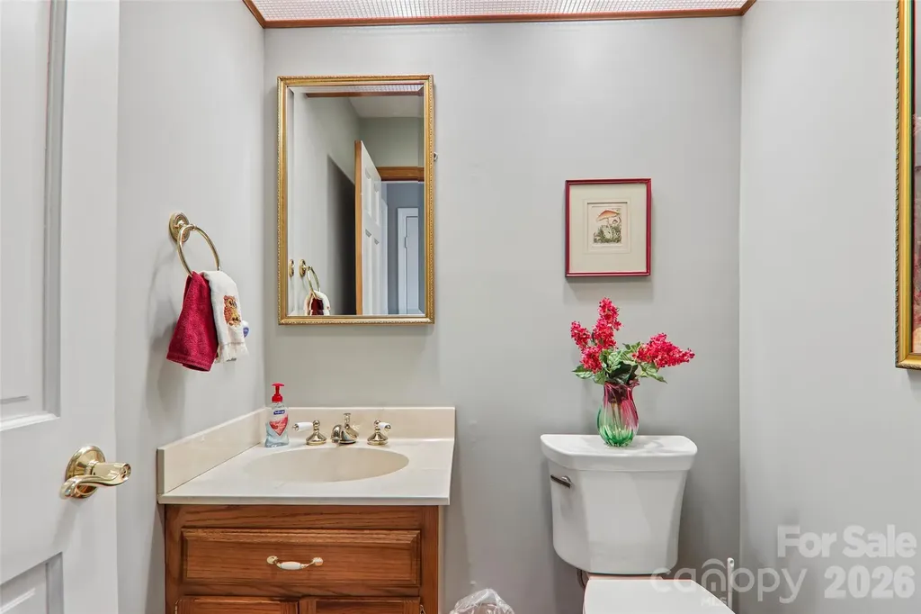 138 Woodbridge Drive Laurel Park NC 28739