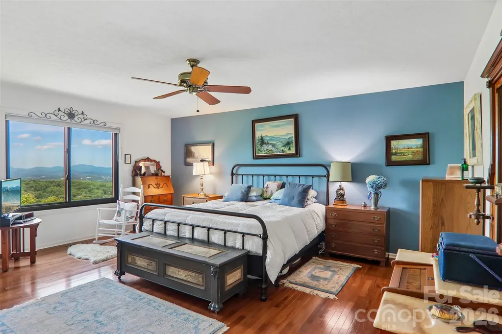 138 Woodbridge Drive Laurel Park NC 28739
