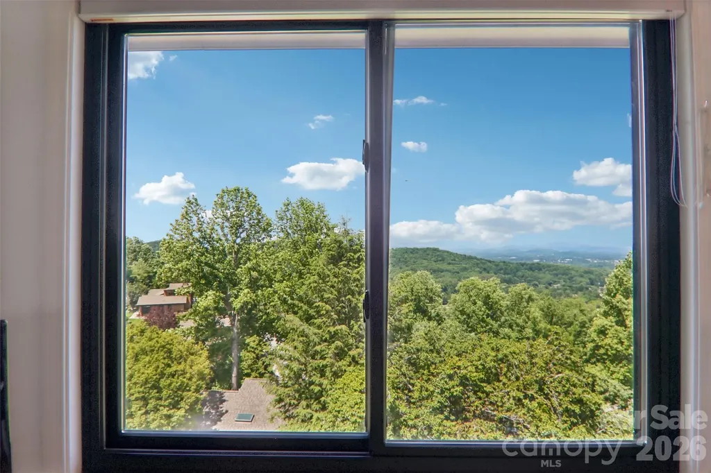 138 Woodbridge Drive Laurel Park NC 28739