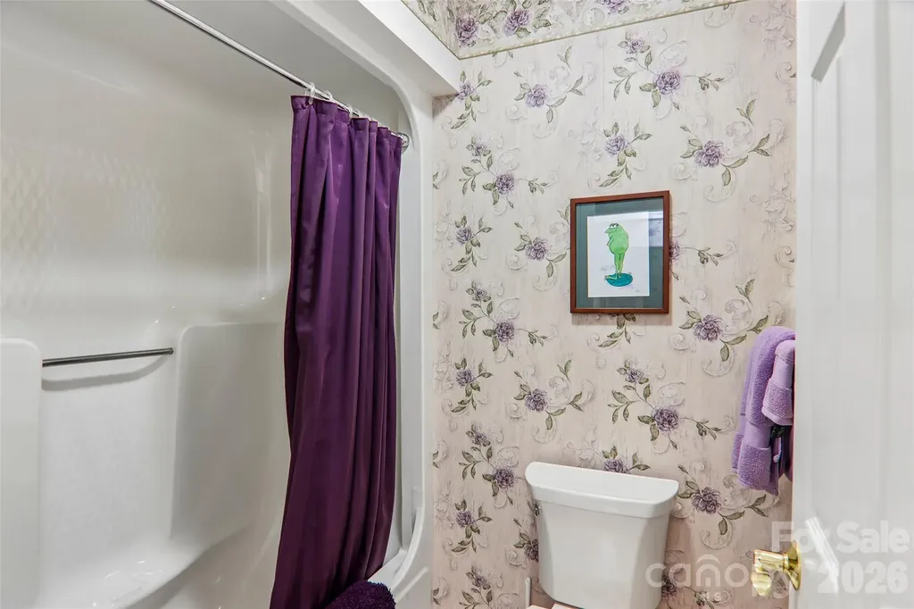 138 Woodbridge Drive Laurel Park NC 28739