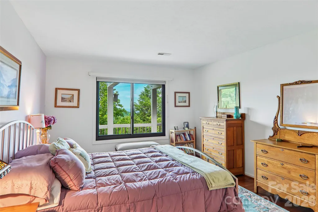 138 Woodbridge Drive Hendersonville NC 28739