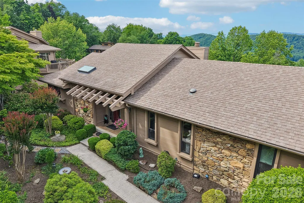 138 Woodbridge Drive Hendersonville NC 28739