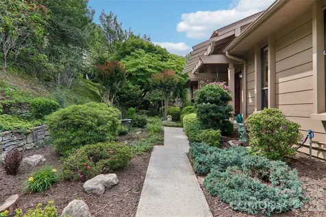 138 Woodbridge Drive Laurel Park NC 28739
