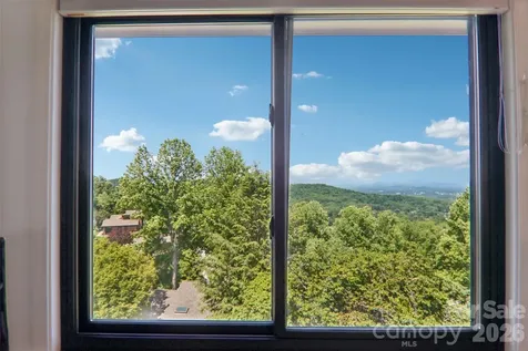 138 Woodbridge Drive Laurel Park NC 28739