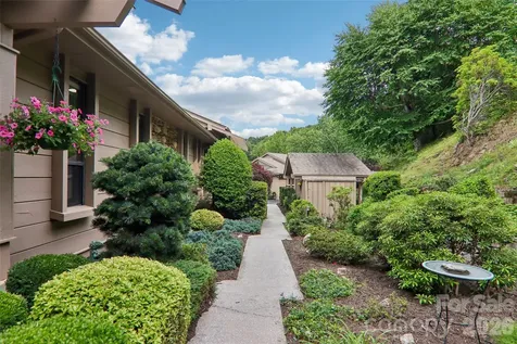 138 Woodbridge Drive Laurel Park NC 28739
