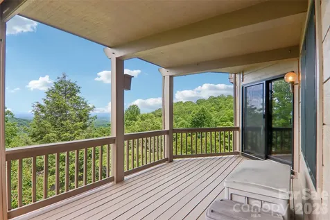 138 Woodbridge Drive Laurel Park NC 28739