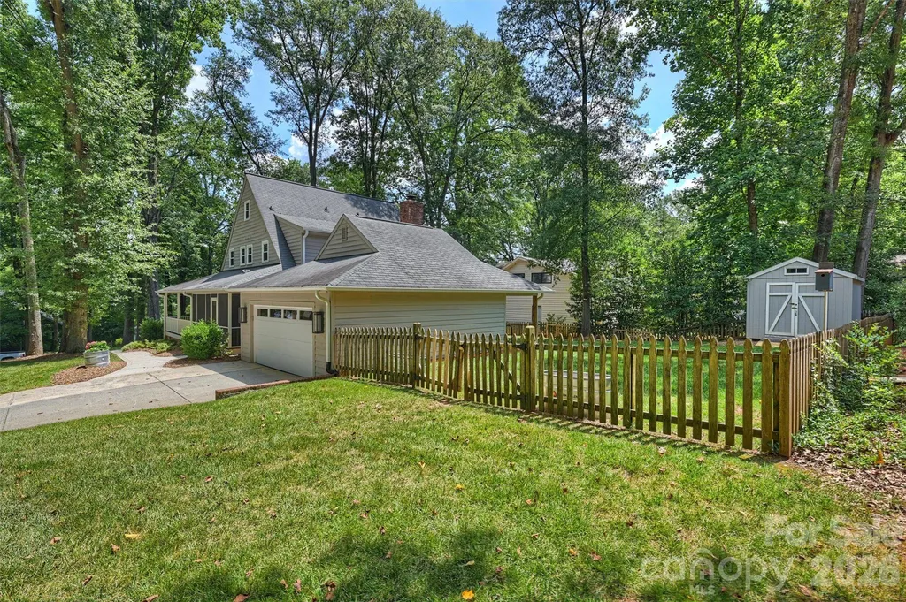 1506 Wandering Way Drive Charlotte NC 28226