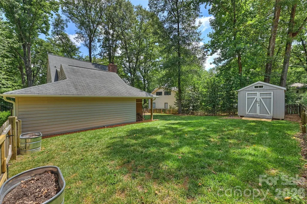 1506 Wandering Way Drive Charlotte NC 28226