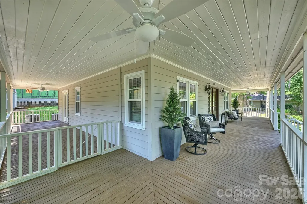 1506 Wandering Way Drive Charlotte NC 28226