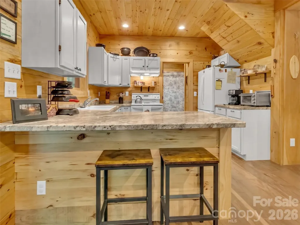 85 Lady Slipper Trail Hot Springs NC 28743