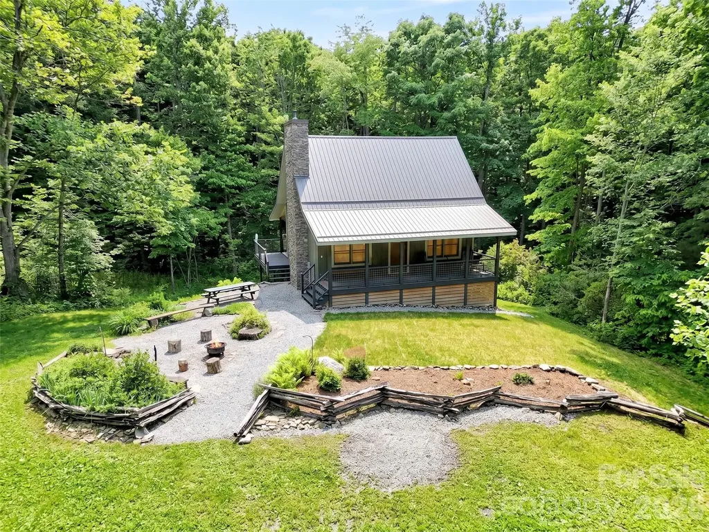 85 Lady Slipper Trail Hot Springs NC 28743