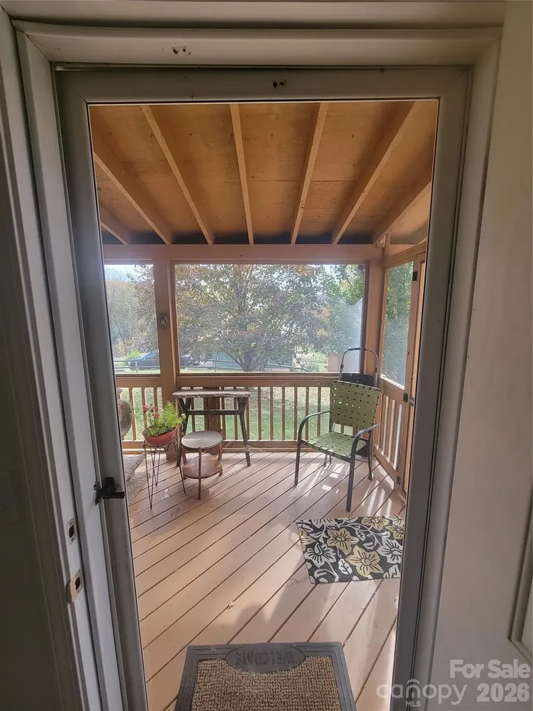 131 Dahlia Lane Waynesville NC 28785
