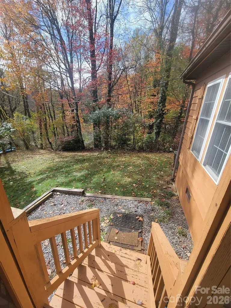 131 Dahlia Lane Waynesville NC 28785