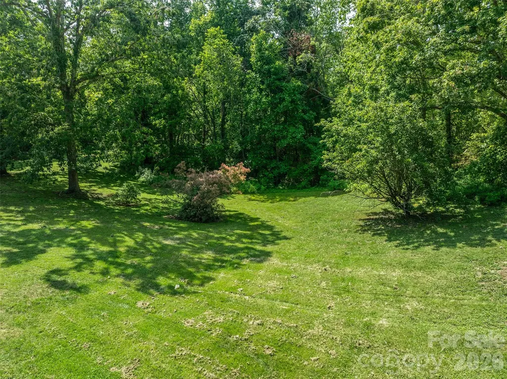 18 Luckenbach Drive Fairview NC 28730