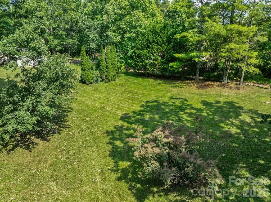 18 Luckenbach Drive Fairview NC 28730