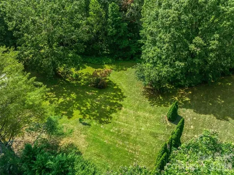18 Luckenbach Drive Fairview NC 28730