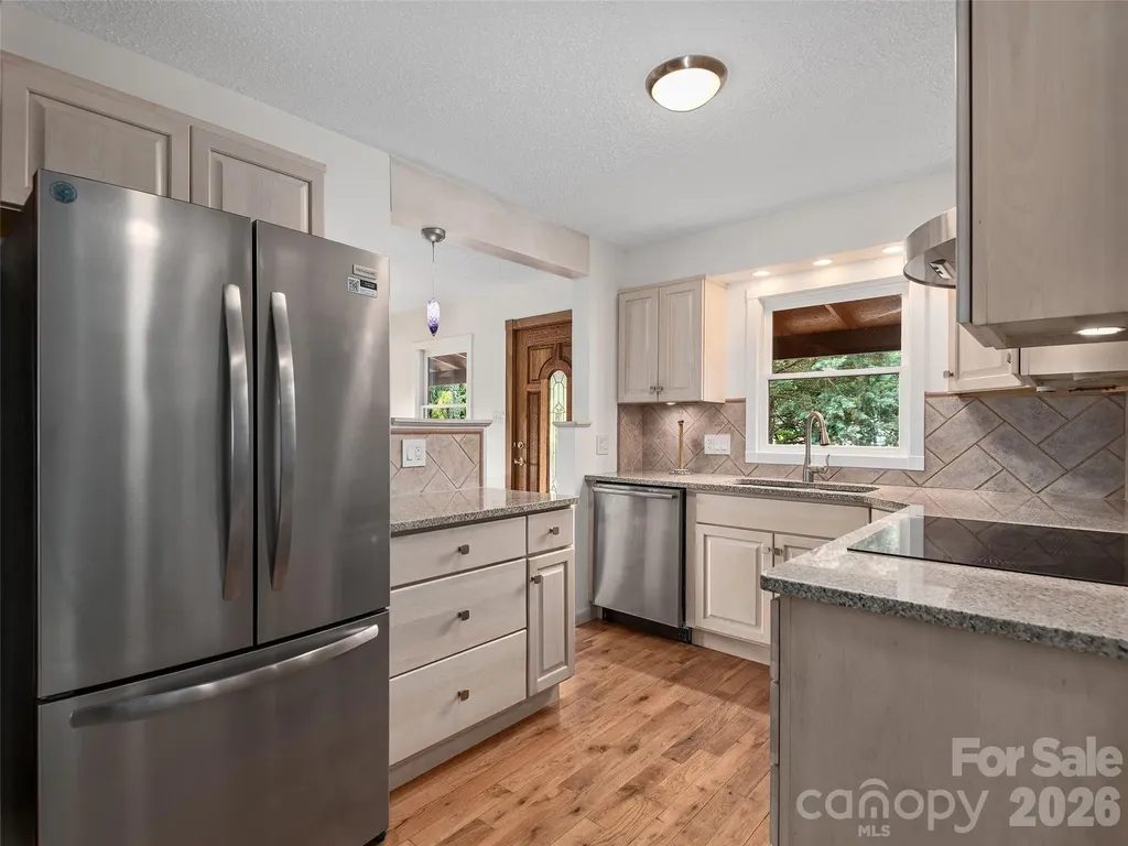 7 Hope Lane Weaverville NC 28787