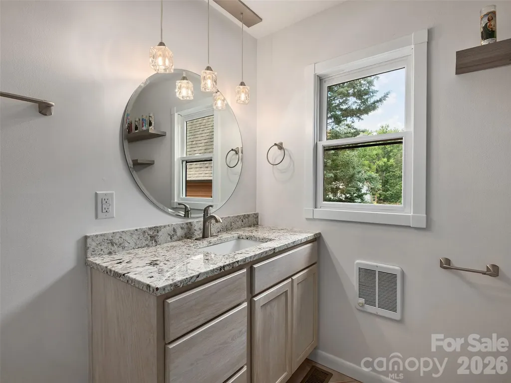 7 Hope Lane Weaverville NC 28787