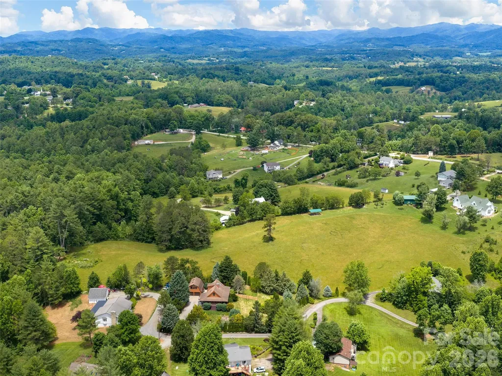 7 Hope Lane Weaverville NC 28787