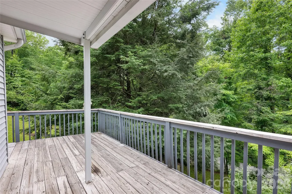 125 Round Mountain Road Brevard NC 28747