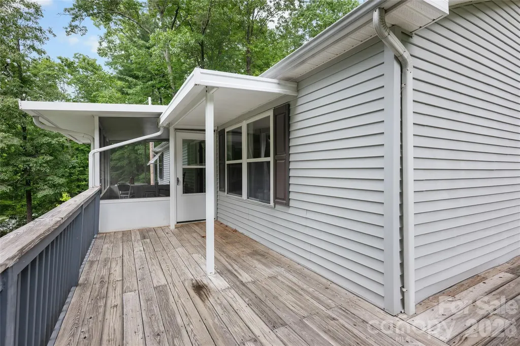 125 Round Mountain Road Brevard NC 28747