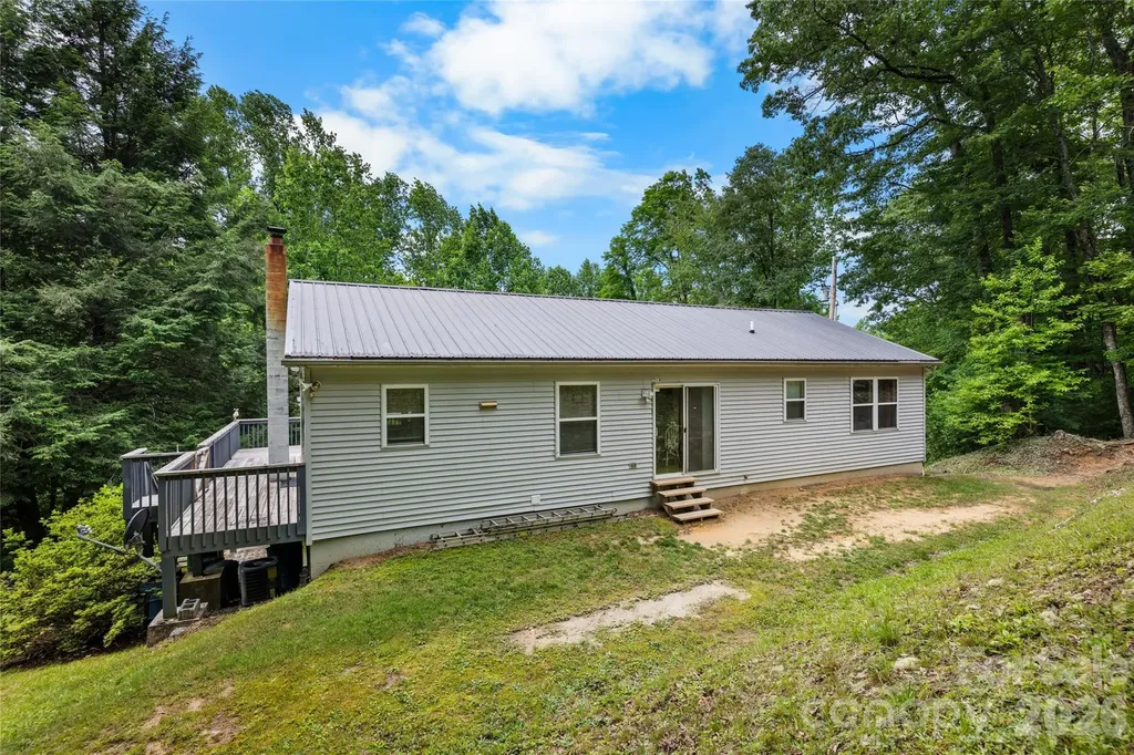 125 Round Mountain Road Brevard NC 28747