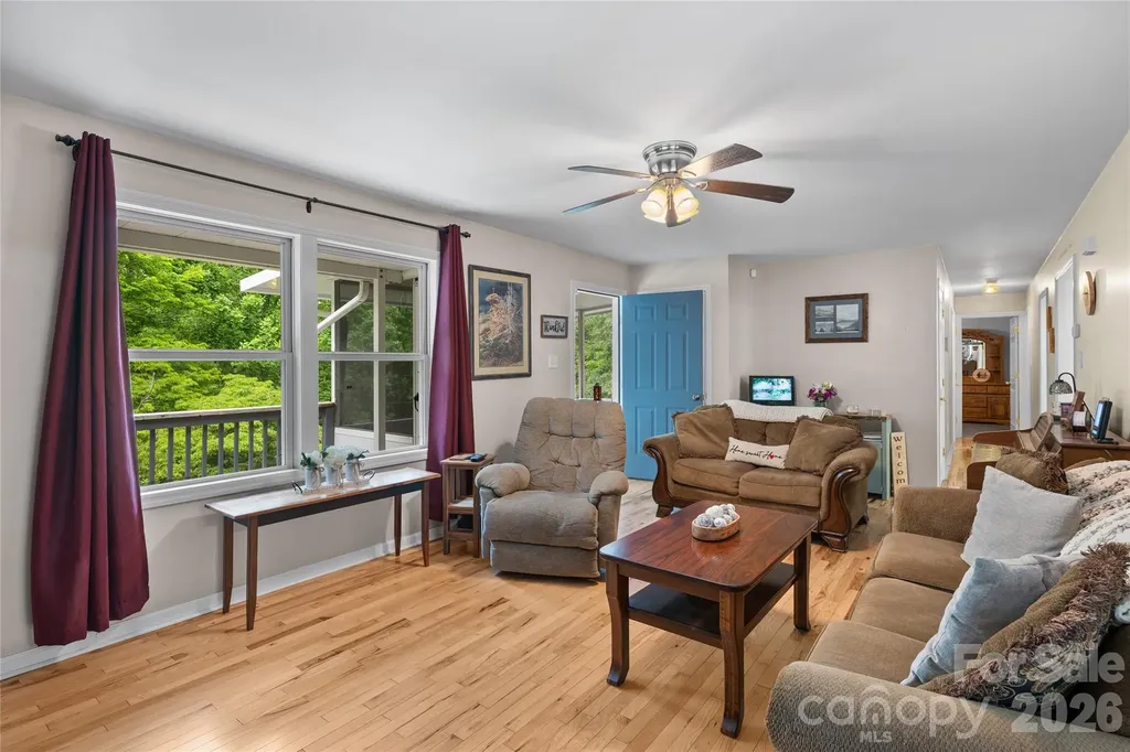 125 Round Mountain Road Brevard NC 28747