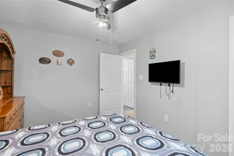 125 Round Mountain Road Brevard NC 28747