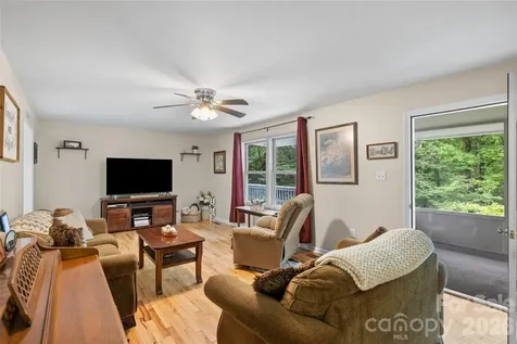 125 Round Mountain Road Brevard NC 28747