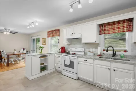 125 Round Mountain Road Brevard NC 28747