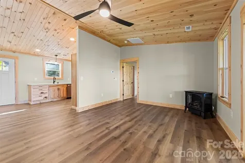 212 Brigsy Lane Whittier NC 28789