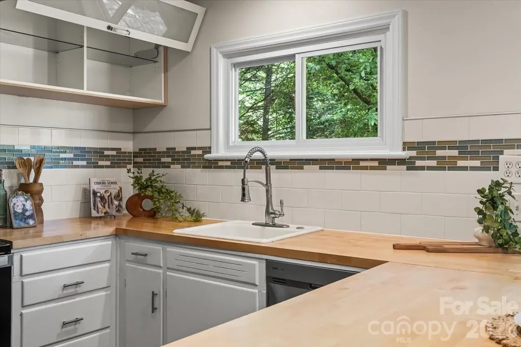 4439 Applegate Road Charlotte NC 28209
