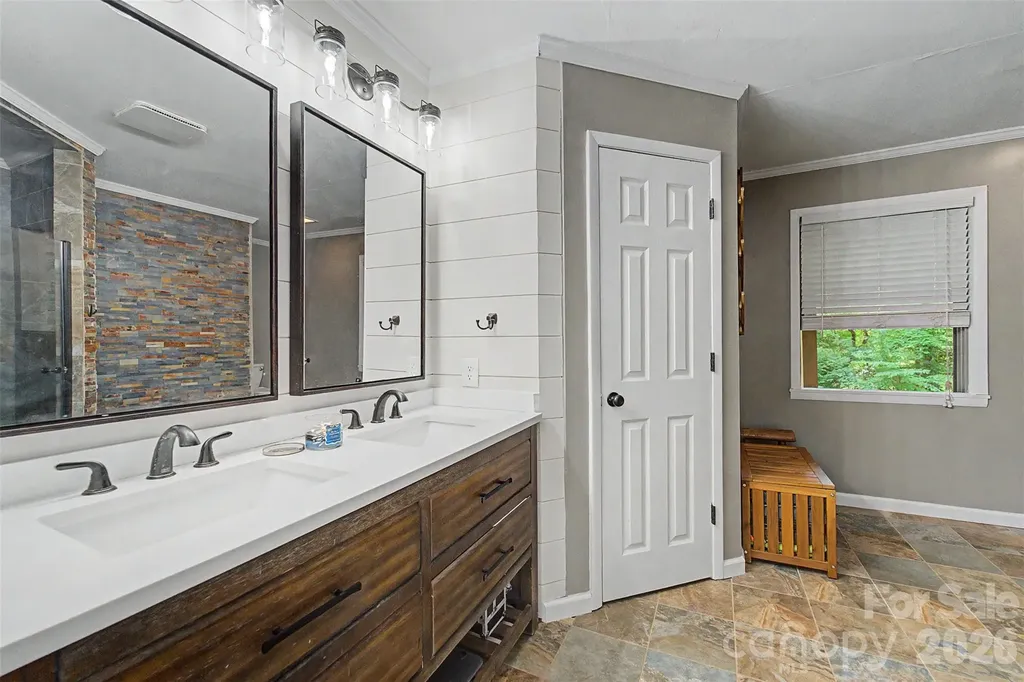 171 High Splendor Road Robbinsville NC 28771