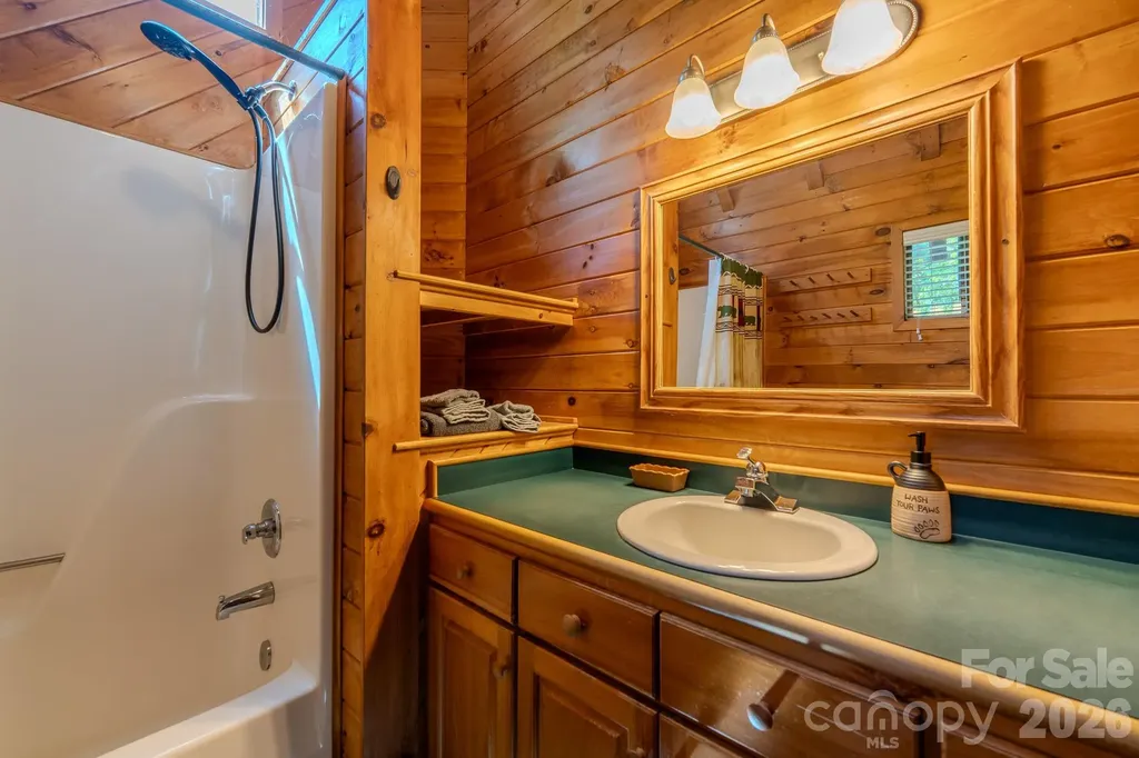 49 Creekside Loop Spruce Pine NC 28777