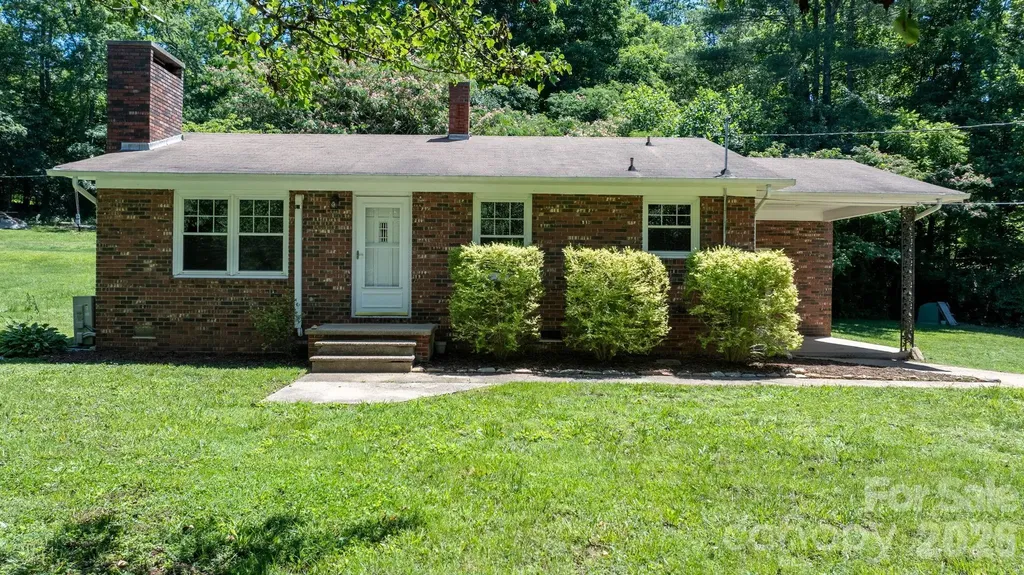 333 Chapel Hill Church Loop Marion NC 28752