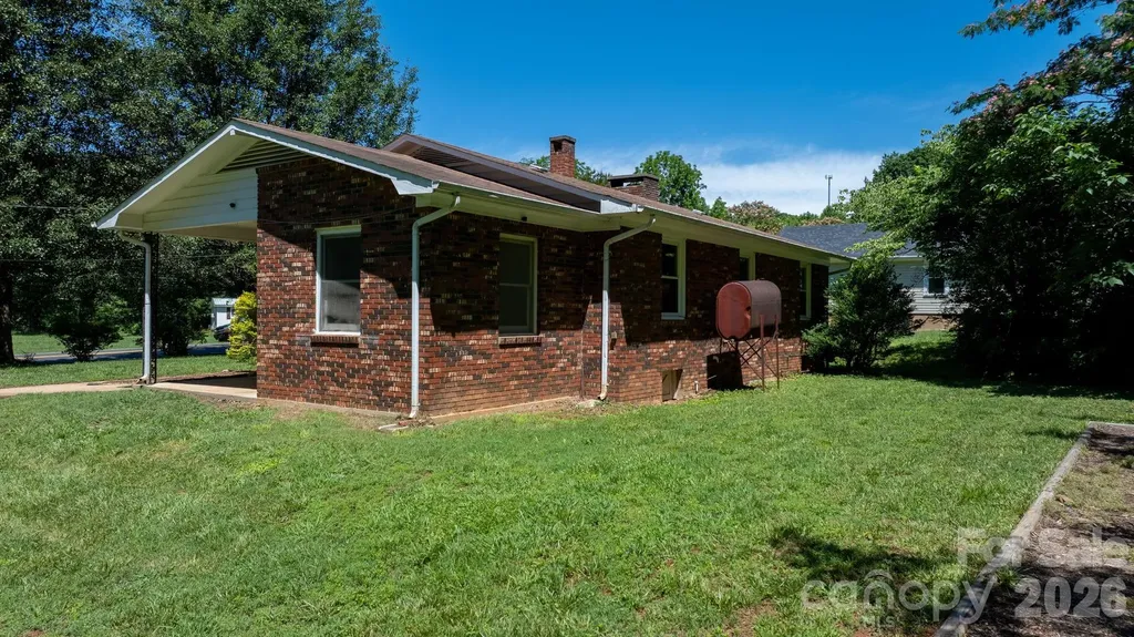 333 Chapel Hill Church Loop Marion NC 28752