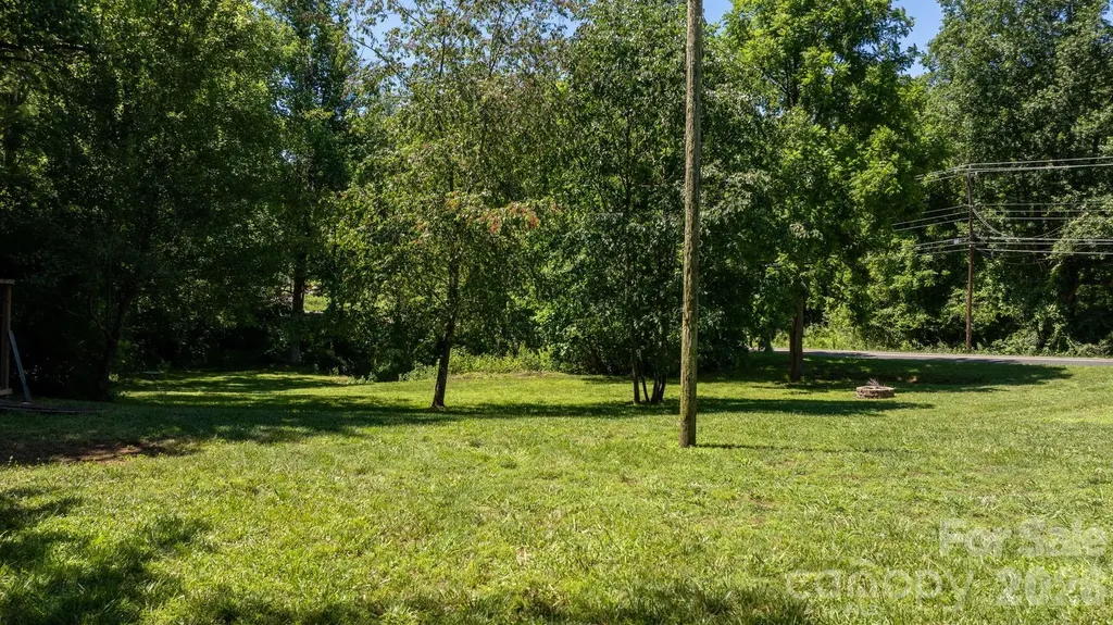333 Chapel Hill Church Loop Marion NC 28752
