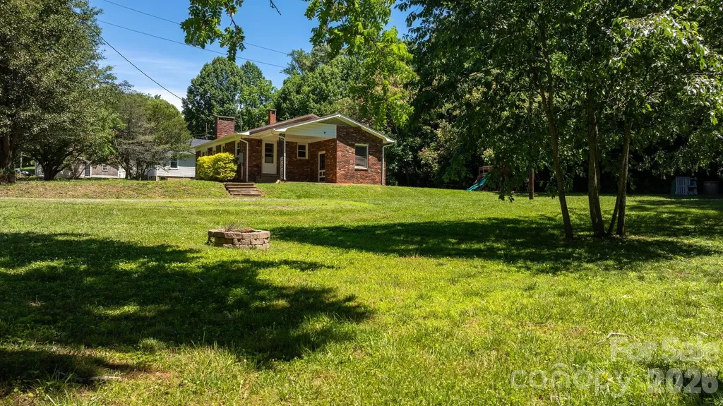 333 Chapel Hill Church Loop Marion NC 28752