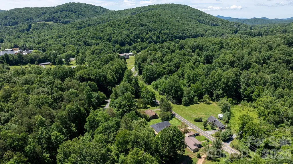 333 Chapel Hill Church Loop Marion NC 28752