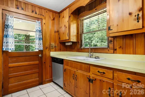 333 Chapel Hill Church Loop Marion NC 28752