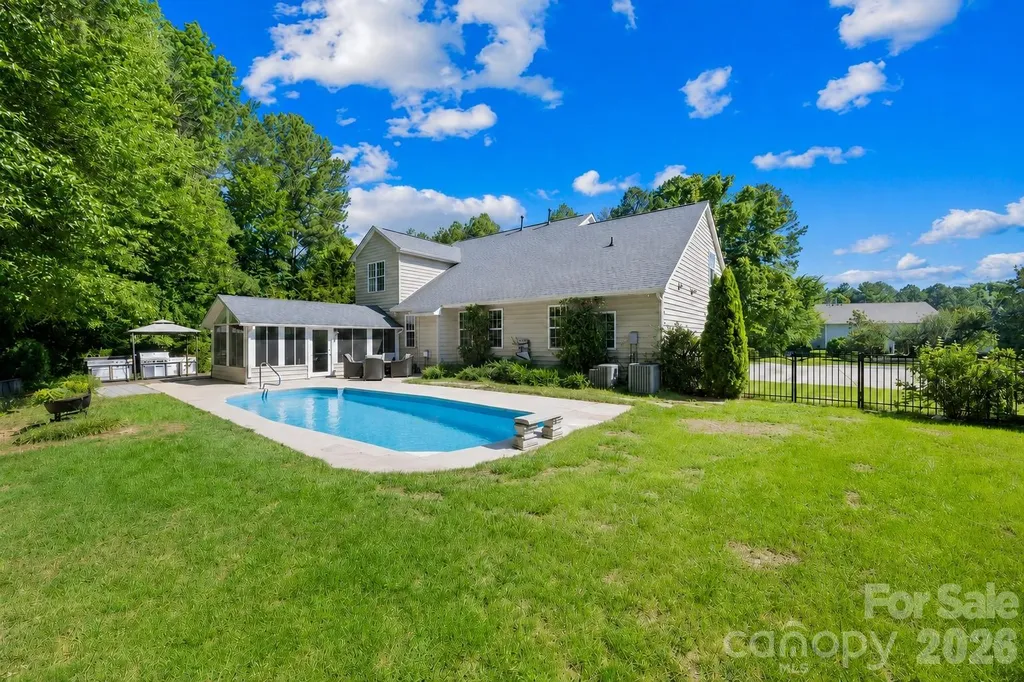 610 Springwood Drive Waxhaw NC 28173
