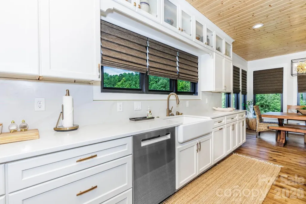 273 Alarka Point Bryson City NC 28713