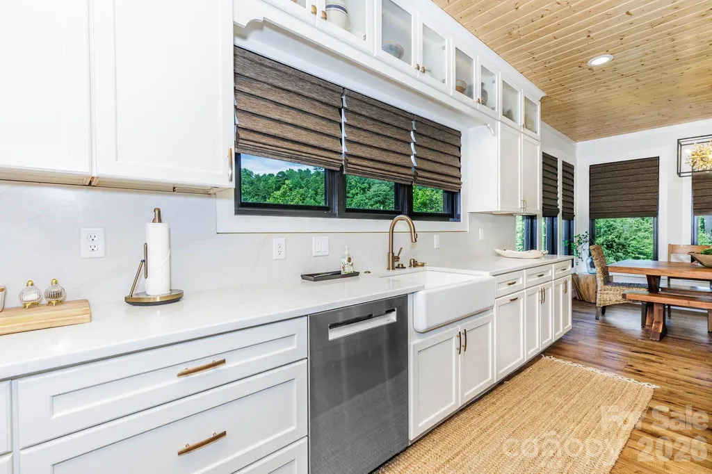 273 Alarka Point Bryson City NC 28713