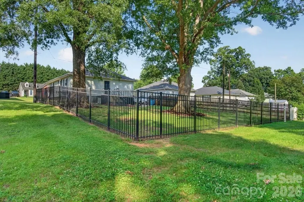 113 Pleasant Street Belmont NC 28012