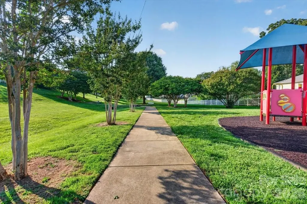 113 Pleasant Street Belmont NC 28012